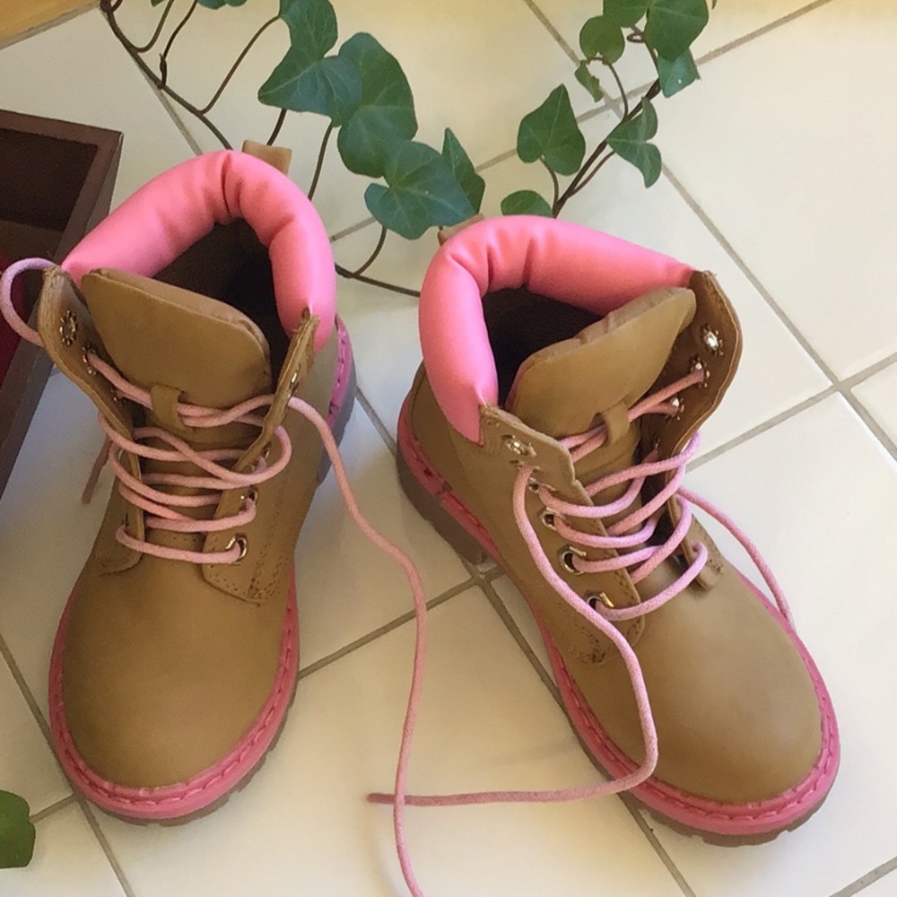 HOST PICK ‘Link’ Fashion Lace-Up Lug Threaded Sole Boots - Picture 2 of 7